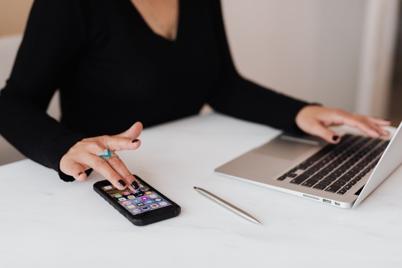 online-typing-career-pros-cons