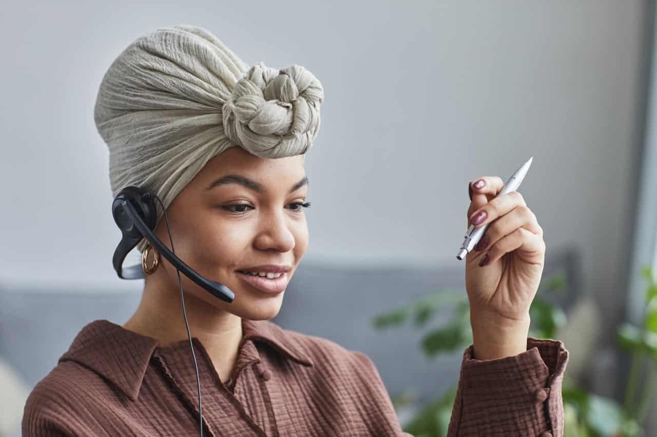 What Does a Virtual Assistant Do? A Complete Overview of the Role ...